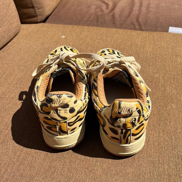 Nike Air Force 1 in leopard print 🖤💛 - Picture 4 of 6